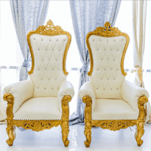 JhdtztzxTHu05uLj35G1_Recurso_21 (1) (1) (1) OPTIONAL ADD-ON: THRONE/KING/QUEEN CHAIR AND SIDE TABLE